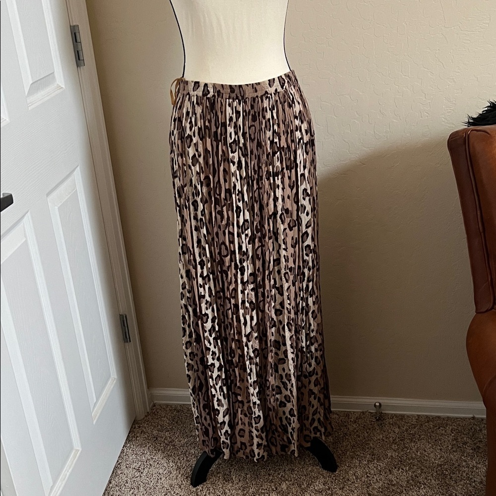 Elegant Leopard Print Maxi Skirt